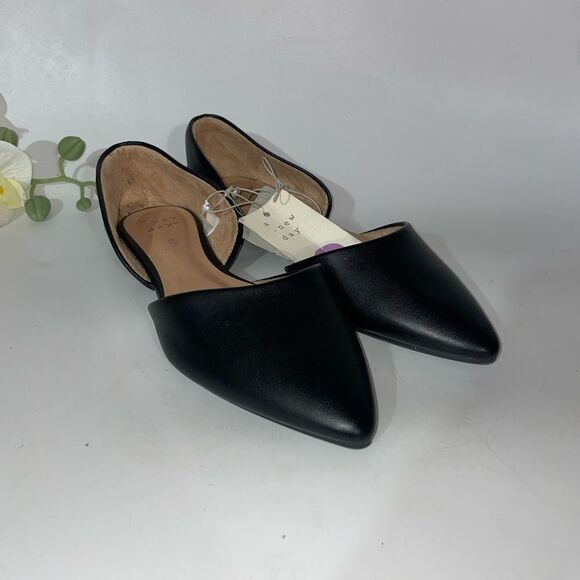 NEW!!! A New Day Black Pointed-Toe Flats - Picture 1 of 6